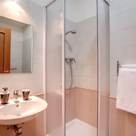 Mosaic Hotel *